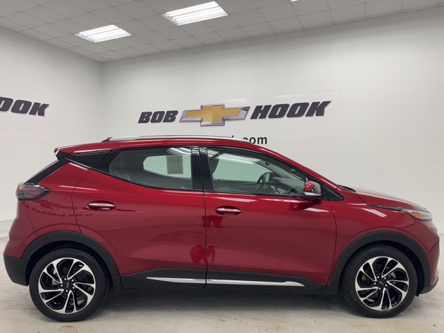 used 2022 Chevrolet Bolt EUV car, priced at $16,988