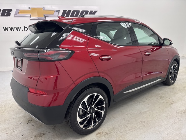 used 2022 Chevrolet Bolt EUV car, priced at $16,988