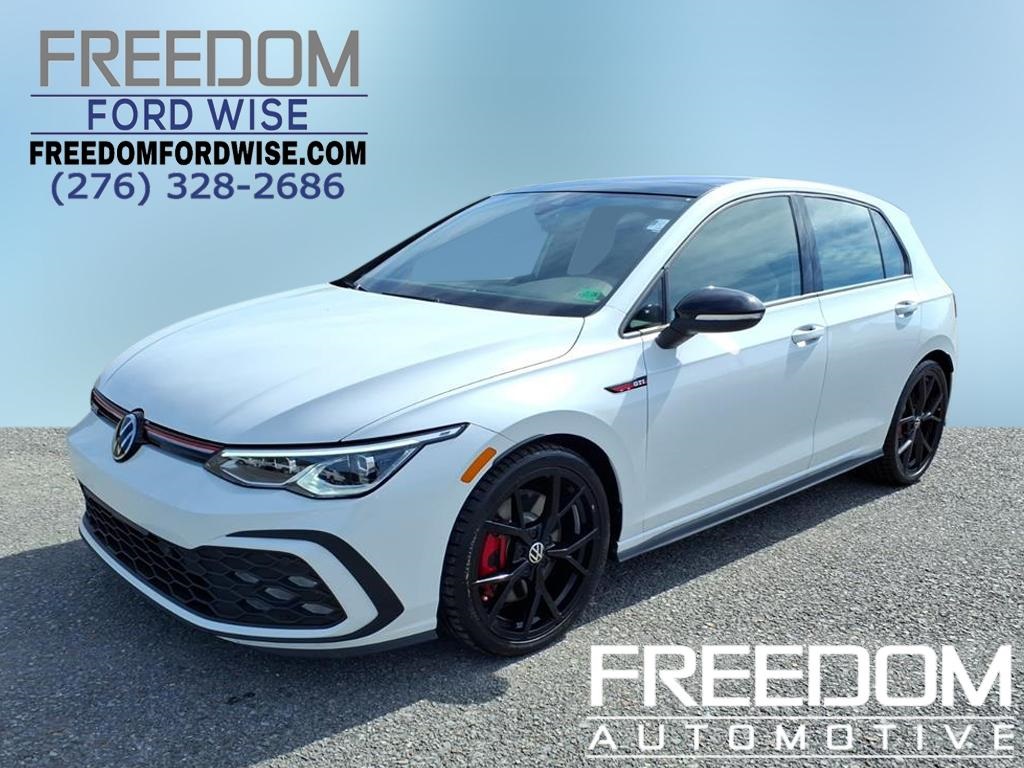 2024 Volkswagen Golf GTI SE's photo