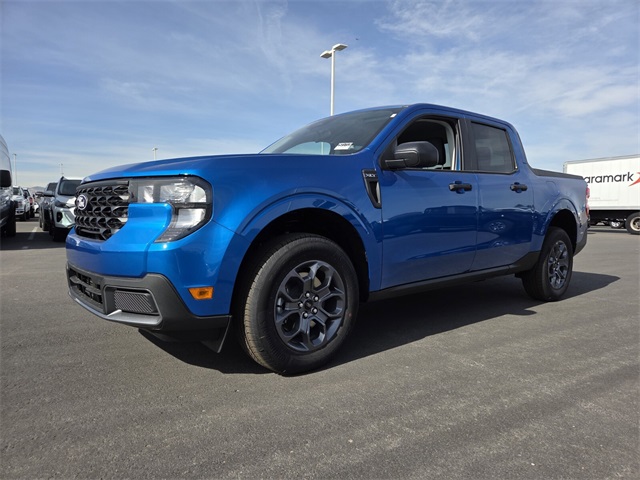 New 2025 Ford Maverick XLT 4D Crew Cab