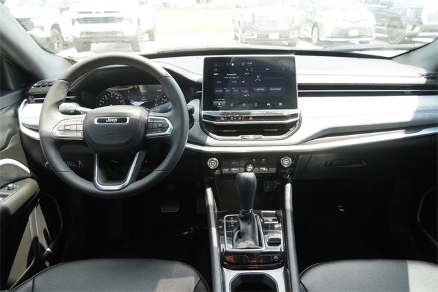 2024 Jeep Compass Latitude photo 12