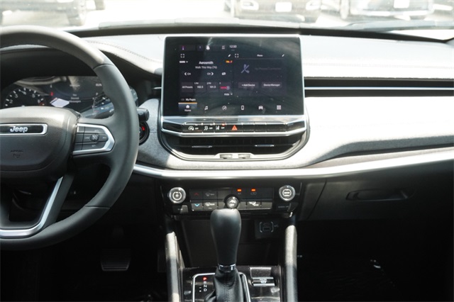 2024 Jeep Compass Latitude photo 13