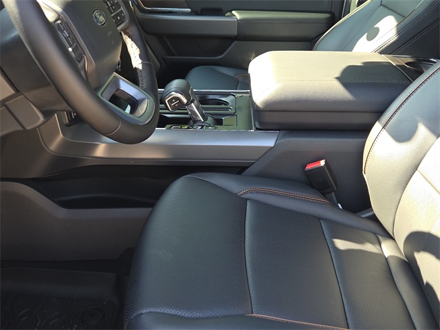 2025 Ford F-150 Lariat photo 16