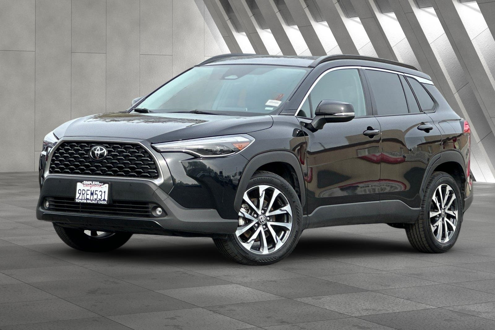 Used 2025 Toyota Corolla Cross XLE with VIN 7MUEAAAG5SV119902 for sale in Northfield, Minnesota