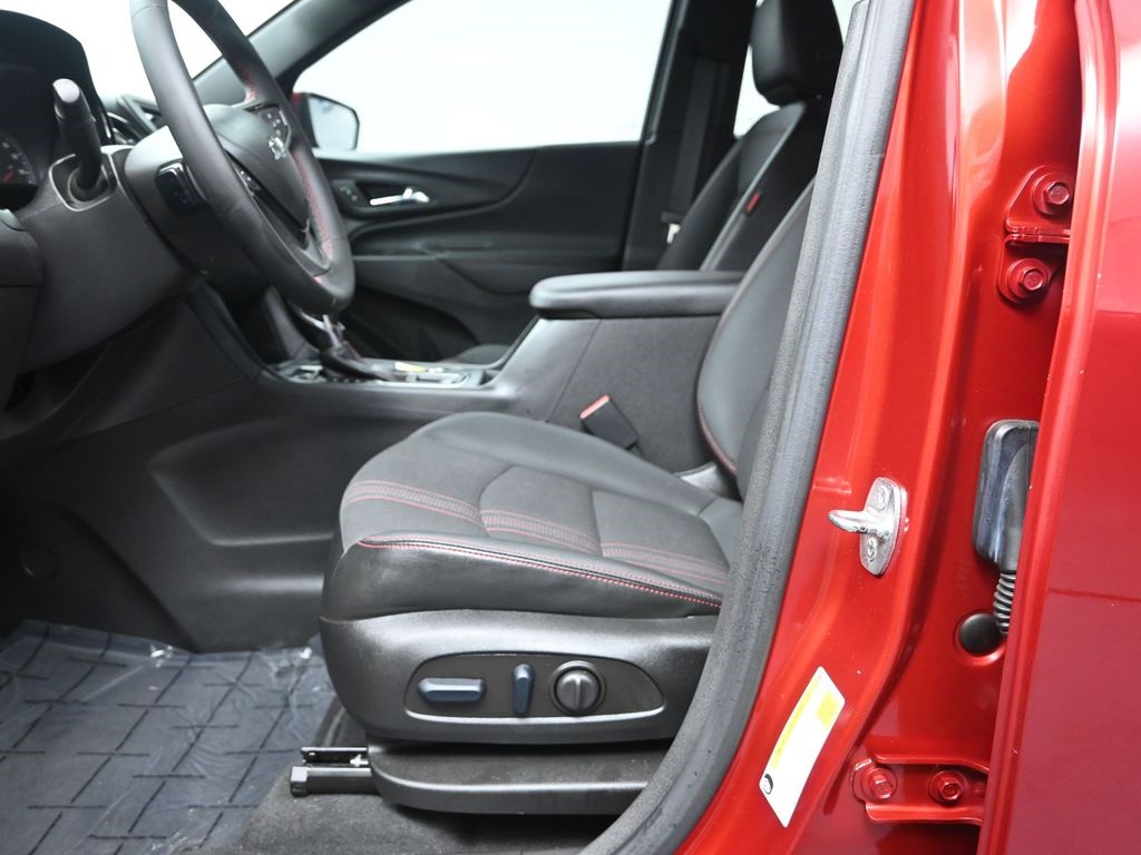 2023 Chevrolet Equinox RS photo 12
