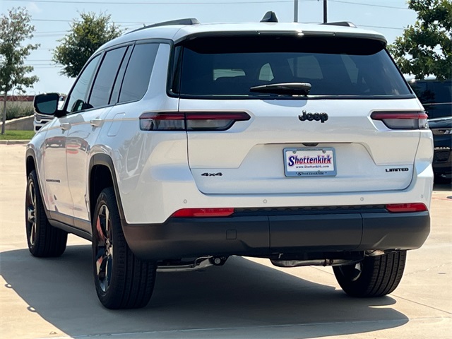 2025 Jeep Grand Cherokee Limited photo 3