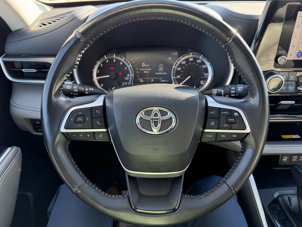 used 2023 Toyota Highlander car, priced at $39,903