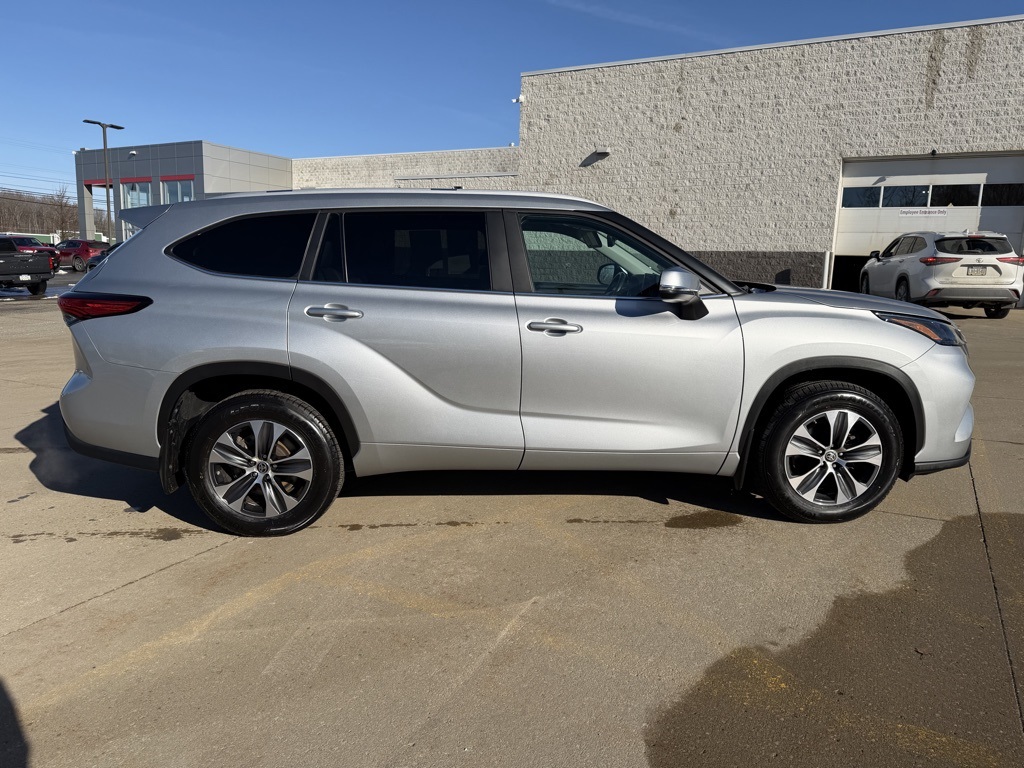 used 2023 Toyota Highlander car, priced at $39,903