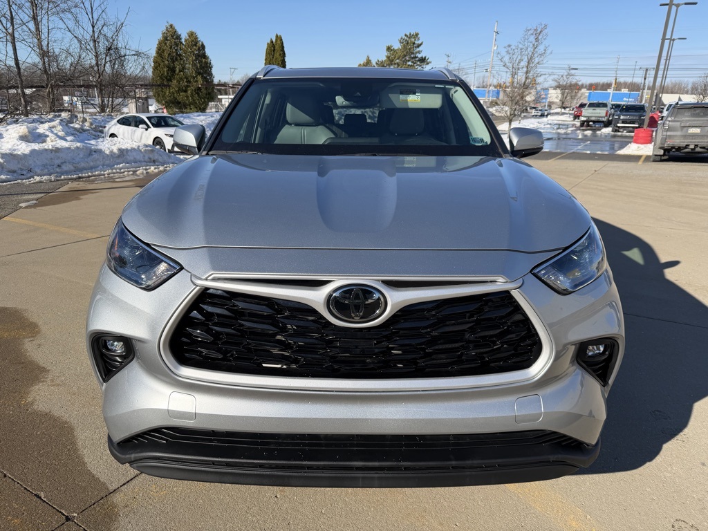 used 2023 Toyota Highlander car, priced at $39,903