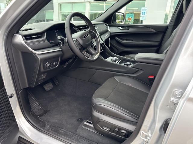 2025 Jeep Grand Cherokee Altitude X photo 10