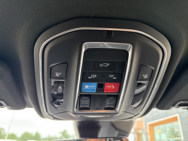 2025 Jeep Grand Cherokee Altitude X photo 23