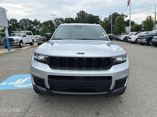 2025 Jeep Grand Cherokee Altitude X photo 3
