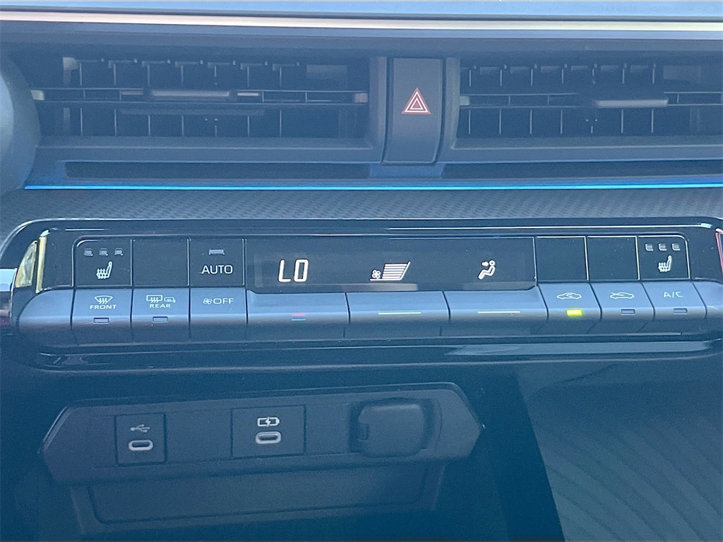 2024 Toyota Prius Limited photo 13