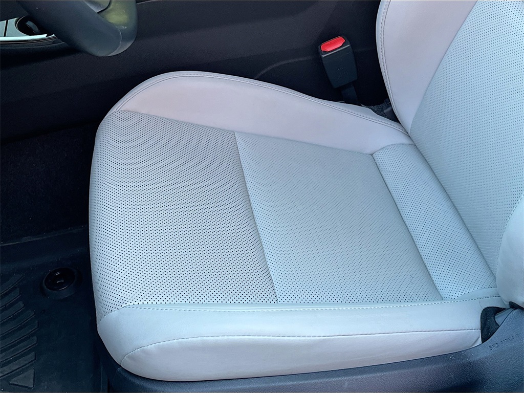 2024 Toyota Prius Limited photo 16