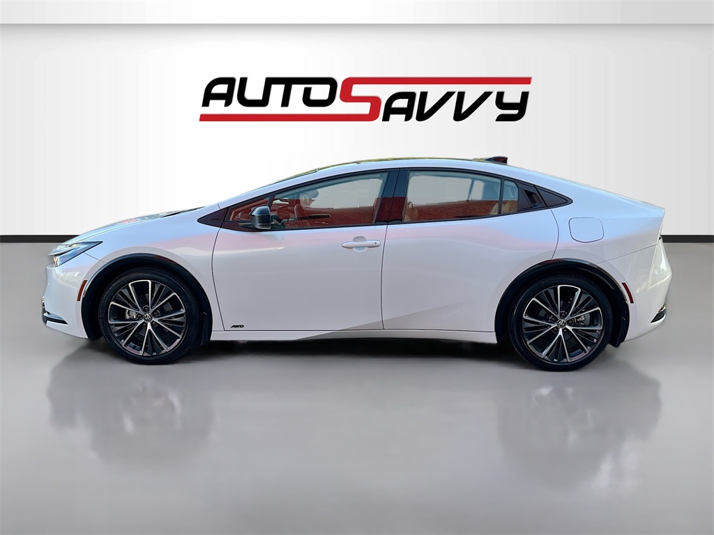 2024 Toyota Prius Limited photo 4