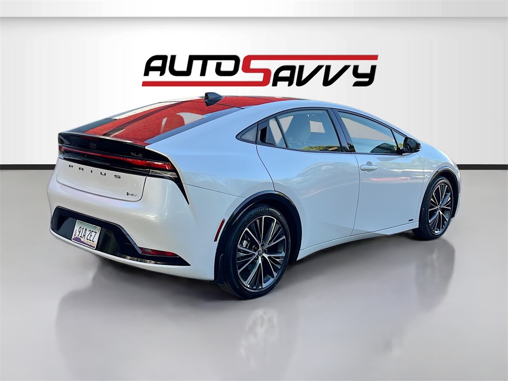 2024 Toyota Prius Limited photo 7