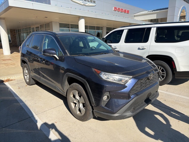 2021 Toyota RAV4 XLE's photo