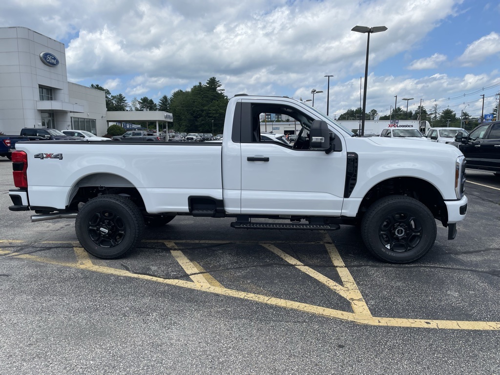 2025 Ford F-350 XL photo 2