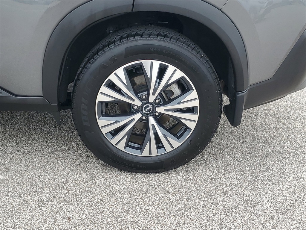 2022 Gun Metallic Nissan Rogue SV FWD SUV