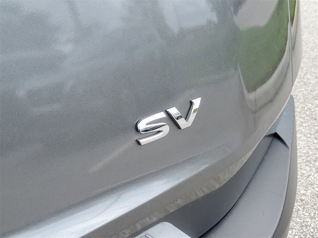 2022 Gun Metallic Nissan Rogue SV FWD SUV