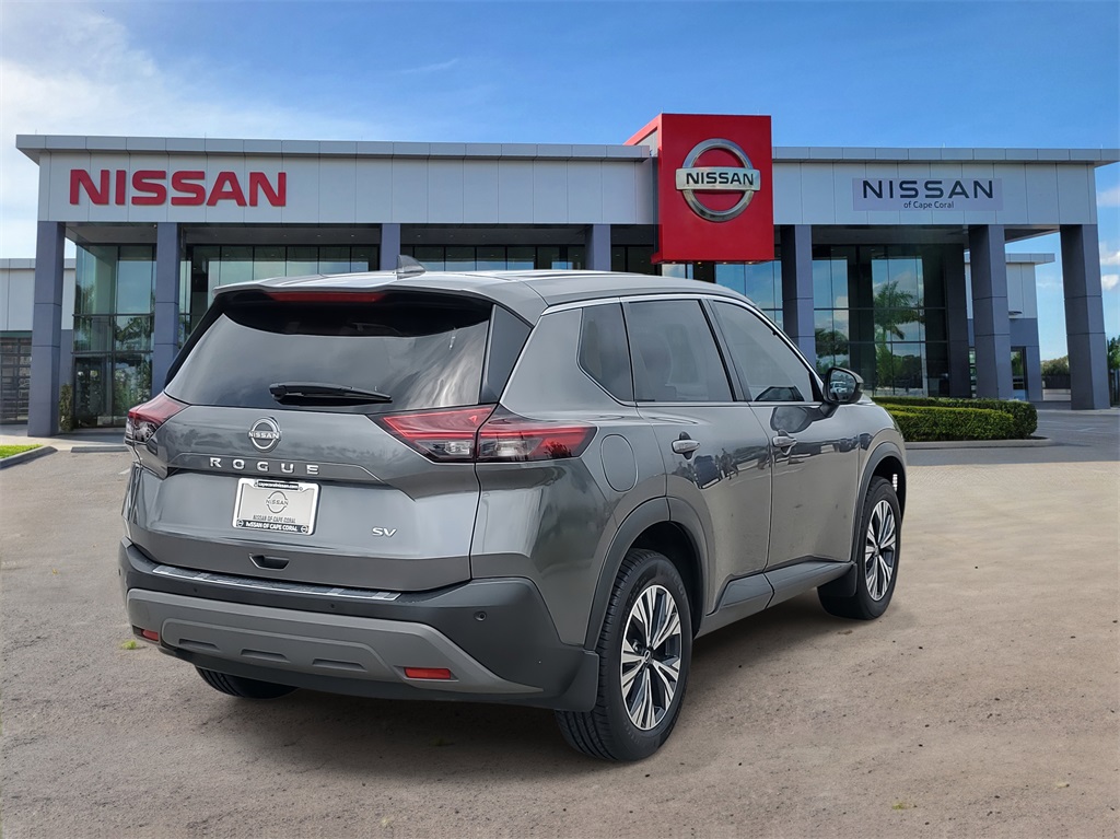 2022 Gun Metallic Nissan Rogue SV FWD SUV