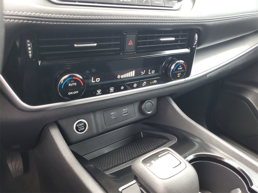 2022 Gun Metallic Nissan Rogue SV FWD SUV