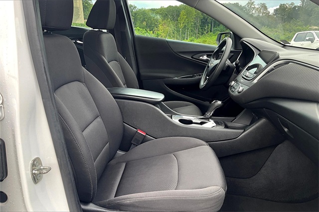 2019 Summit White Chevrolet Malibu LS FWD Sedan