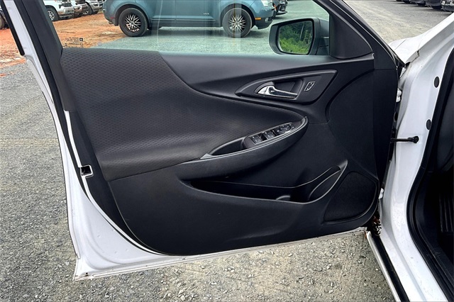 2019 Summit White Chevrolet Malibu LS FWD Sedan