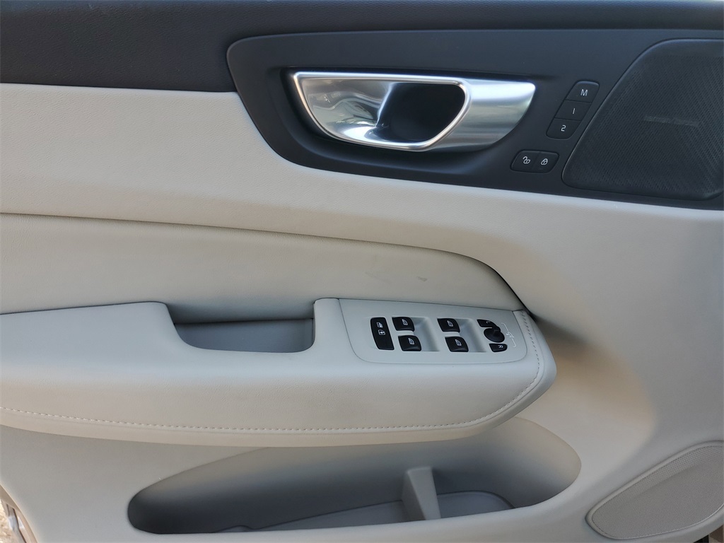 used 2024 Volvo XC60 car, priced at $34,453