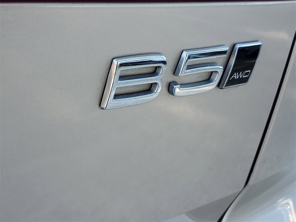 used 2024 Volvo XC60 car, priced at $34,453