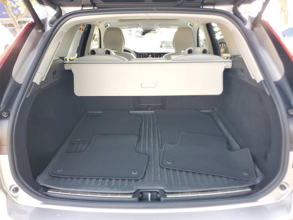 used 2024 Volvo XC60 car, priced at $34,453