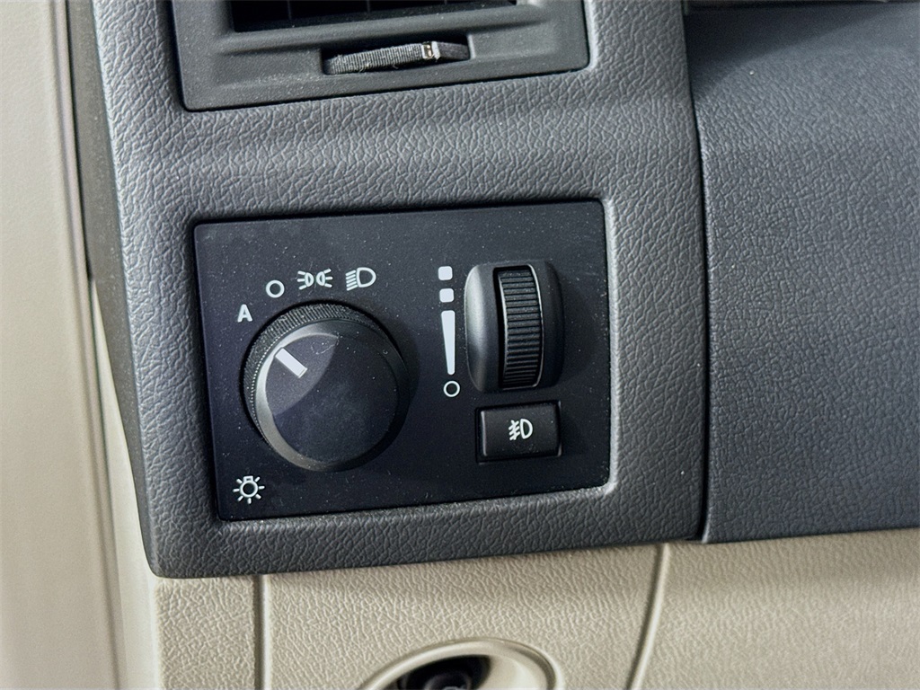 Photo of 2006 Chrysler 300C SRT8 in Myrtle Beach, SC - 10,  2006 Chrysler 300C SRT8:V3689