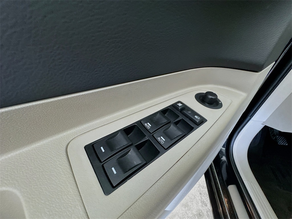 Photo of 2006 Chrysler 300C SRT8 in Myrtle Beach, SC - 17,  2006 Chrysler 300C SRT8:V3689