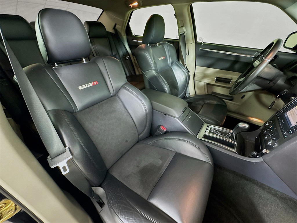 Photo of 2006 Chrysler 300C SRT8 in Myrtle Beach, SC - 28,  2006 Chrysler 300C SRT8:V3689