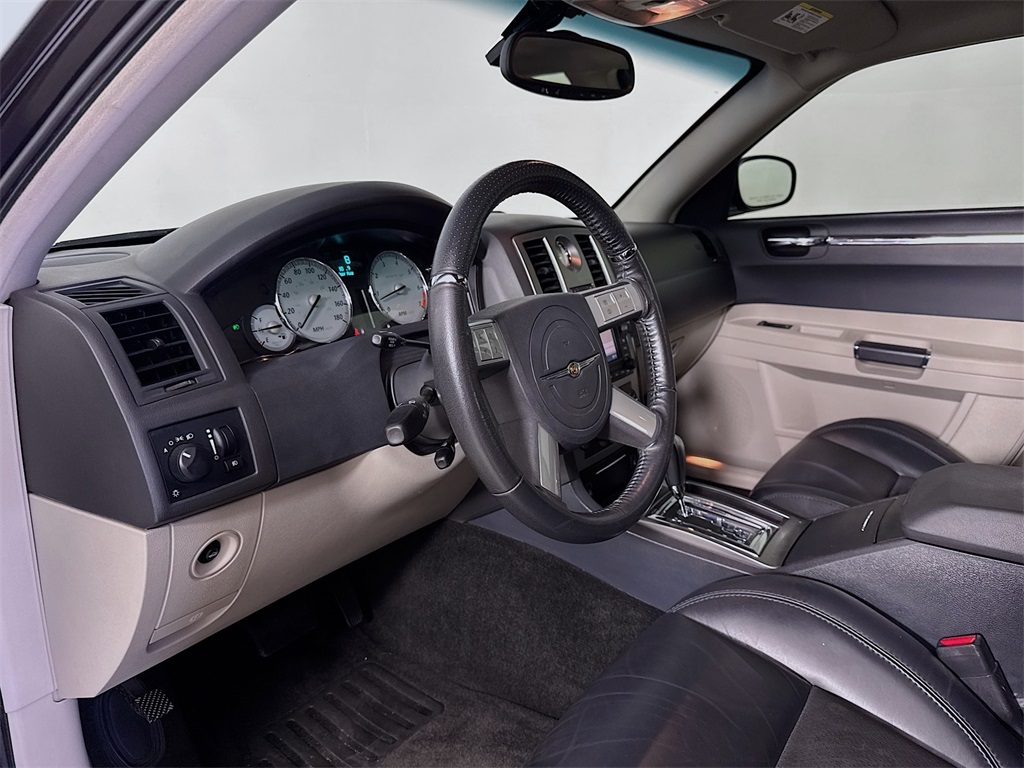 Photo of 2006 Chrysler 300C SRT8 in Myrtle Beach, SC - 9,  2006 Chrysler 300C SRT8:V3689