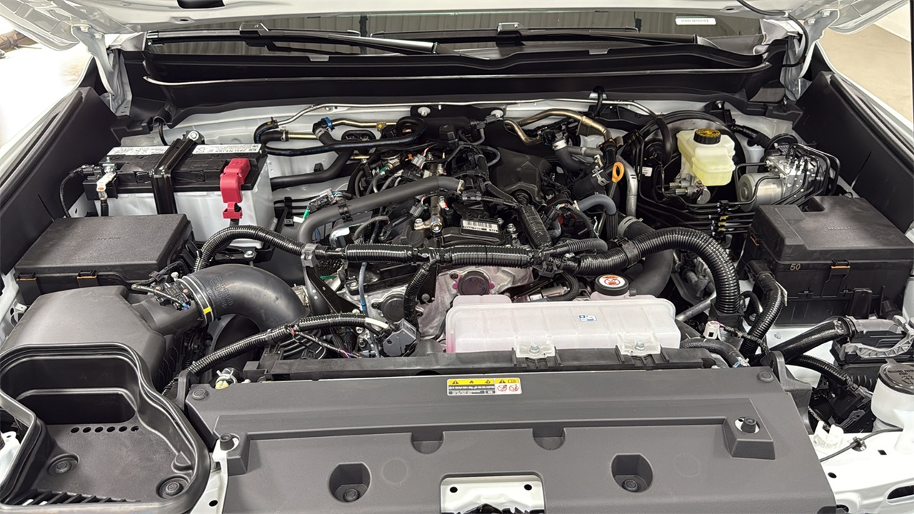 2025 Toyota Tacoma SR5 Double Cab photo 38