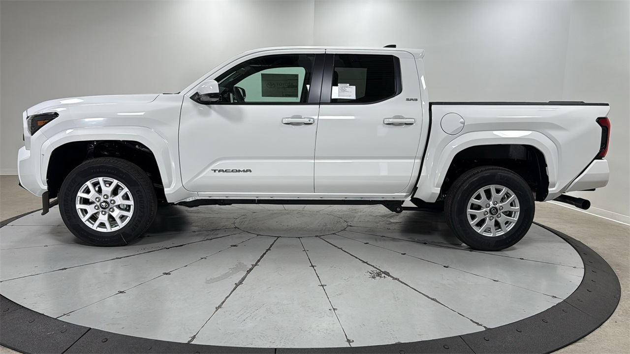 2025 Toyota Tacoma SR5 Double Cab photo 7