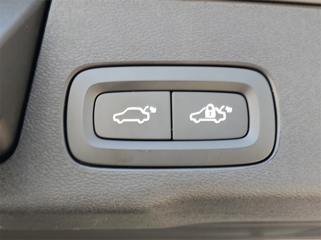 used 2020 Volvo XC60 car, priced at $23,298