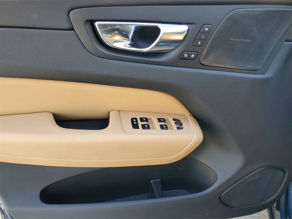 used 2020 Volvo XC60 car, priced at $23,298