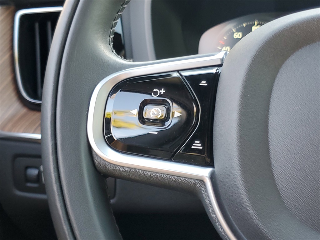 used 2020 Volvo XC60 car, priced at $23,298