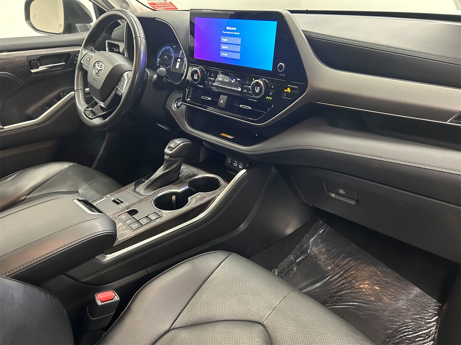 used 2023 Toyota Highlander car, priced at $34,788