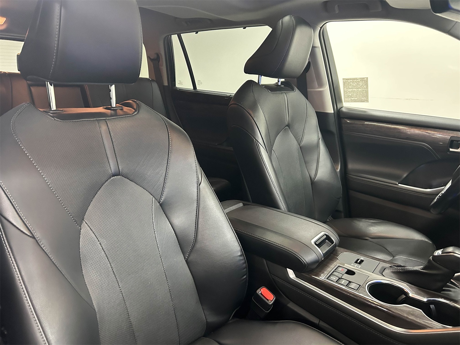 used 2023 Toyota Highlander car, priced at $34,788