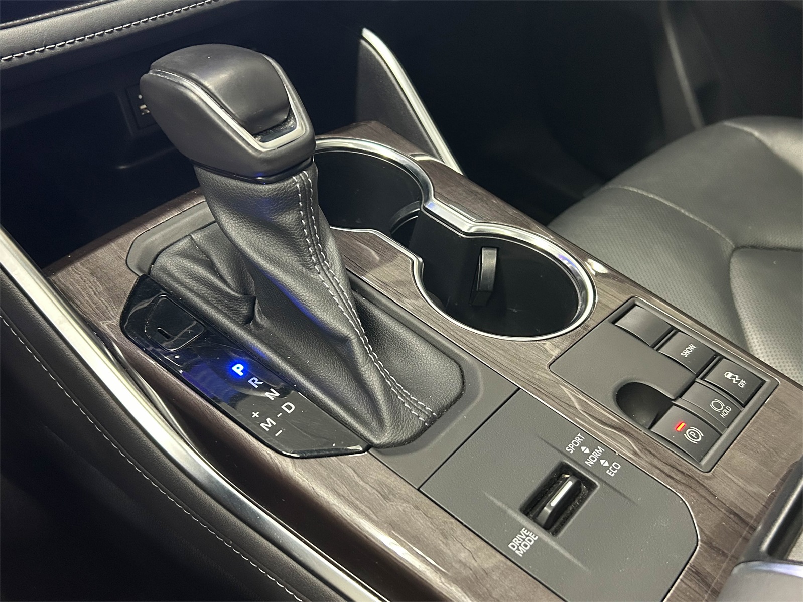 used 2023 Toyota Highlander car, priced at $34,788