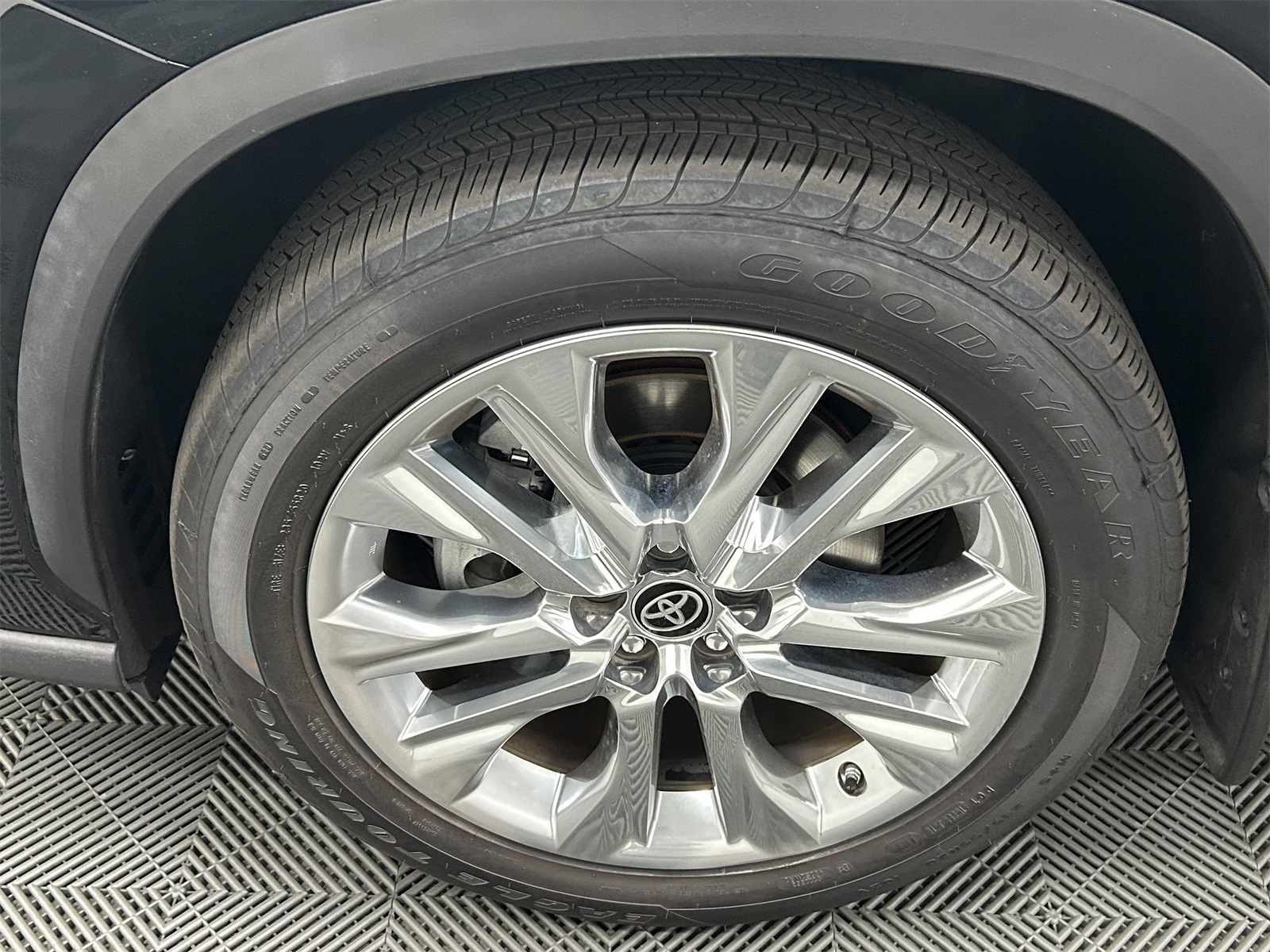 used 2023 Toyota Highlander car, priced at $34,788