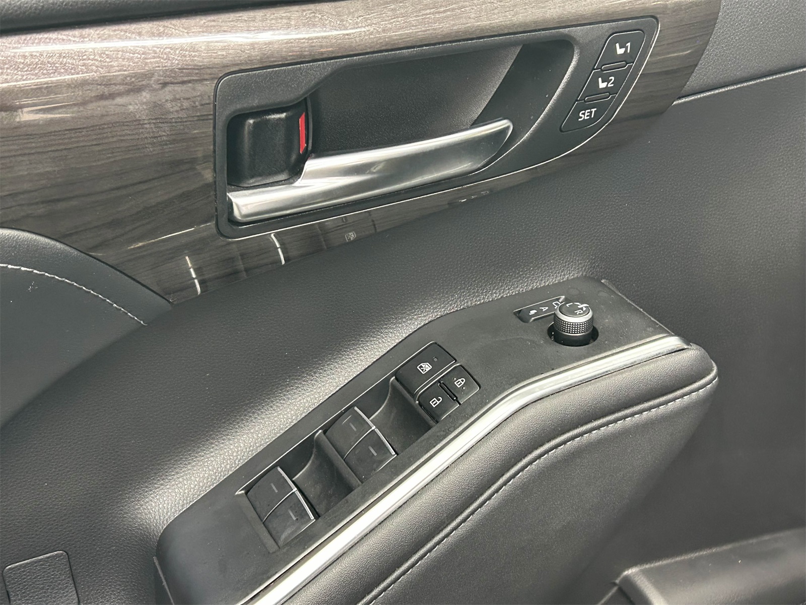 used 2023 Toyota Highlander car, priced at $34,788