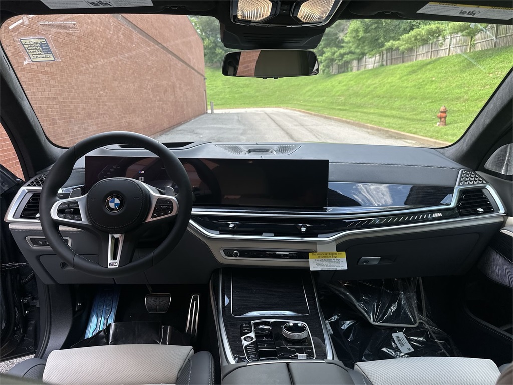 X7 M60i