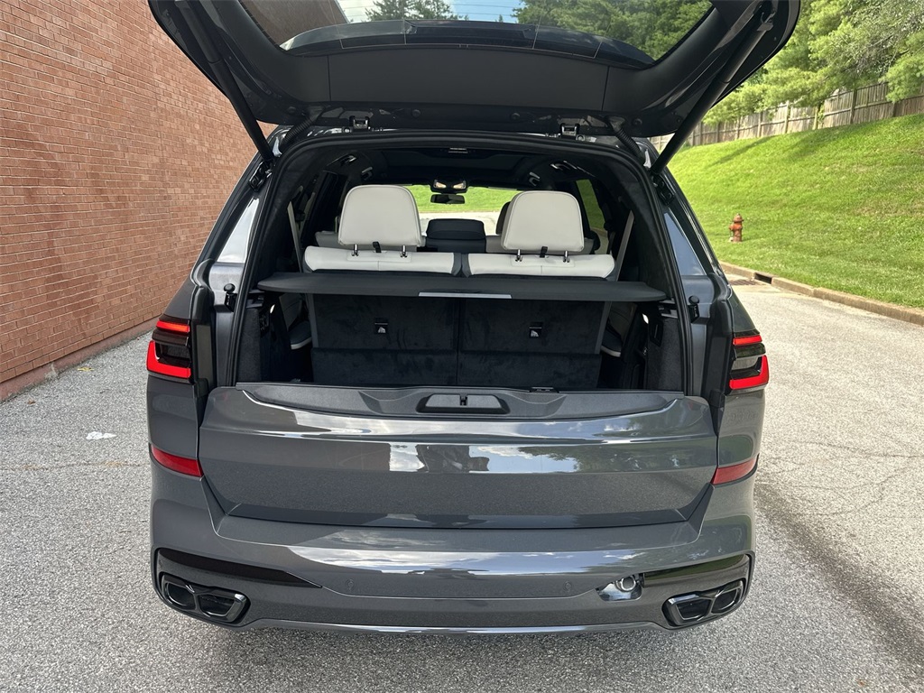 X7 M60i