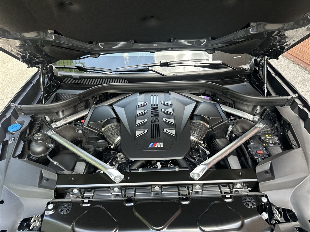 X7 M60i
