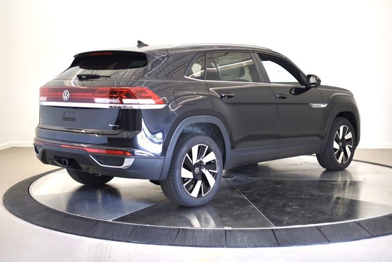 2026 Volkswagen Atlas Cross Sport SE Technology photo 3