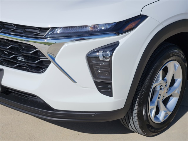 2025 Summit White Chevrolet Trax LS FWD SUV